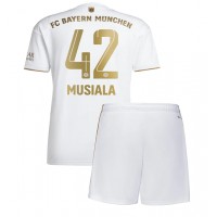 Bayern Munich Jamal Musiala #42 Udebanesæt Børn 2022-23 Kortærmet (+ Korte bukser)